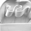 Élastiques à l’intérieur du protège-pied pour un maintien optimal