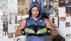 Boxe : champion du monde en Kick et en Boxe / Episode 1